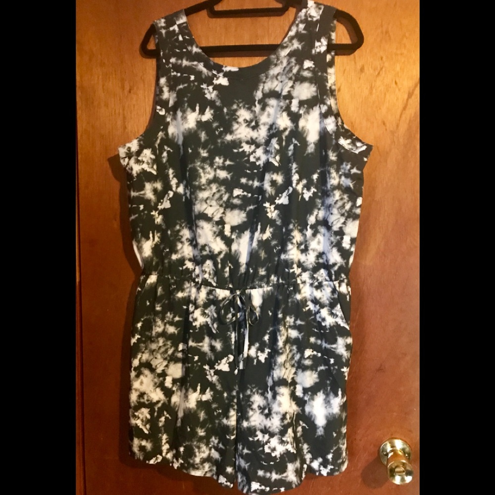 Black and white marbled romper